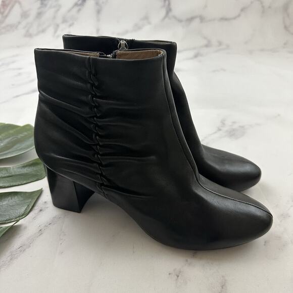 Bettye Muller Womens Ankle Boots Booties Size 8.5 New Black Leather Block Heel - Picture 1 of 10
